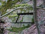 Stopy po lmn kamene klny ve starm lmku nedaleko kladrubskho kltera